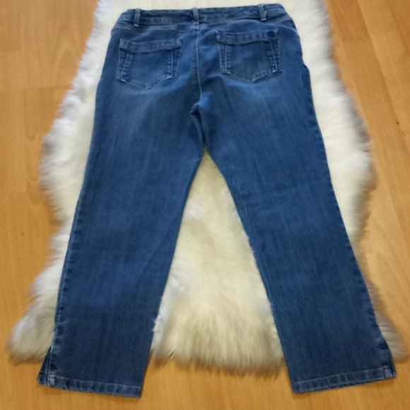 Gloria Vanderbilt Crop Jeans⦠- Picture 10 of 12
